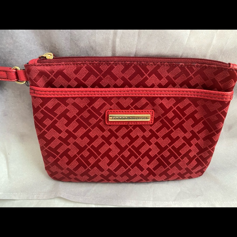 Tommy Hilfiger Wristlet